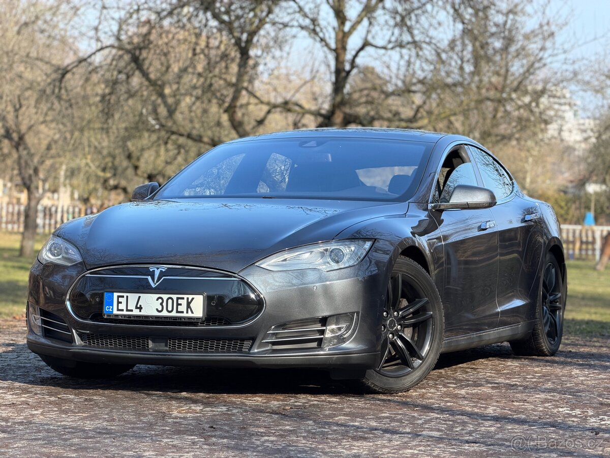 Tesla Model S 70D bezplatné nabíjení