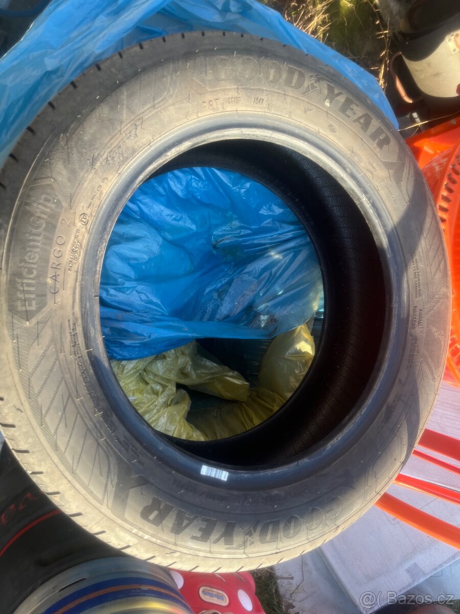 Goodyear efficientgrip cargo 2 215/60 r17c 107h 4ks