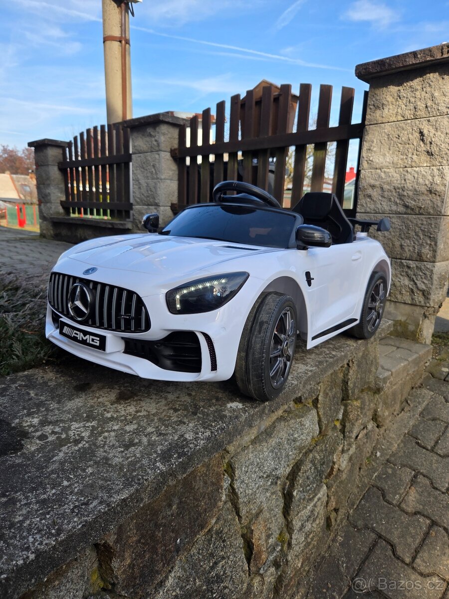 Elektronické auto