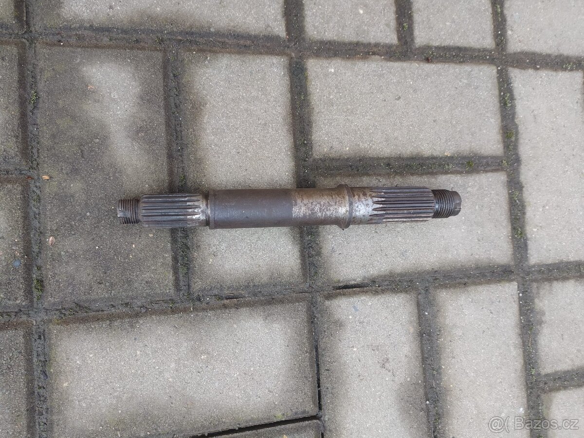 Hřídel zadní nápravy Škoda Garde