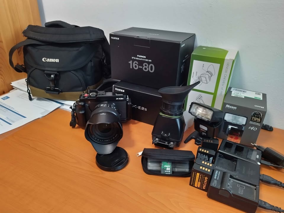 FUJIFILM X-E2s + ...