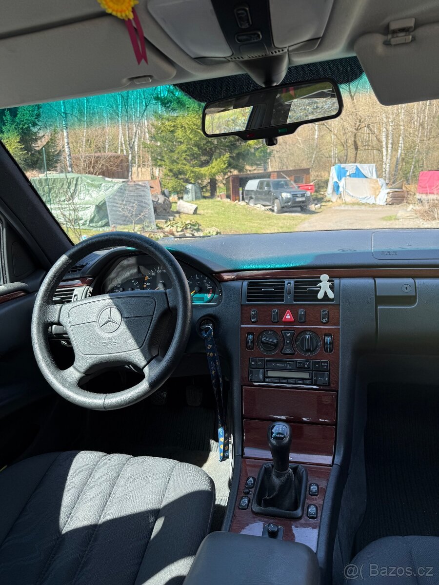 Mercedes E w210