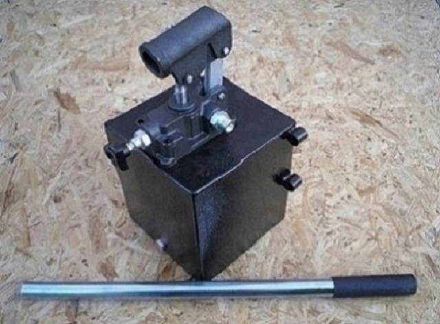 Ruční hydraulická pumpa
