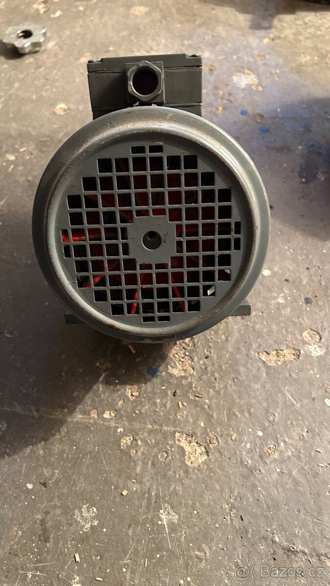 Elektromotor MEZ 1.1 kW