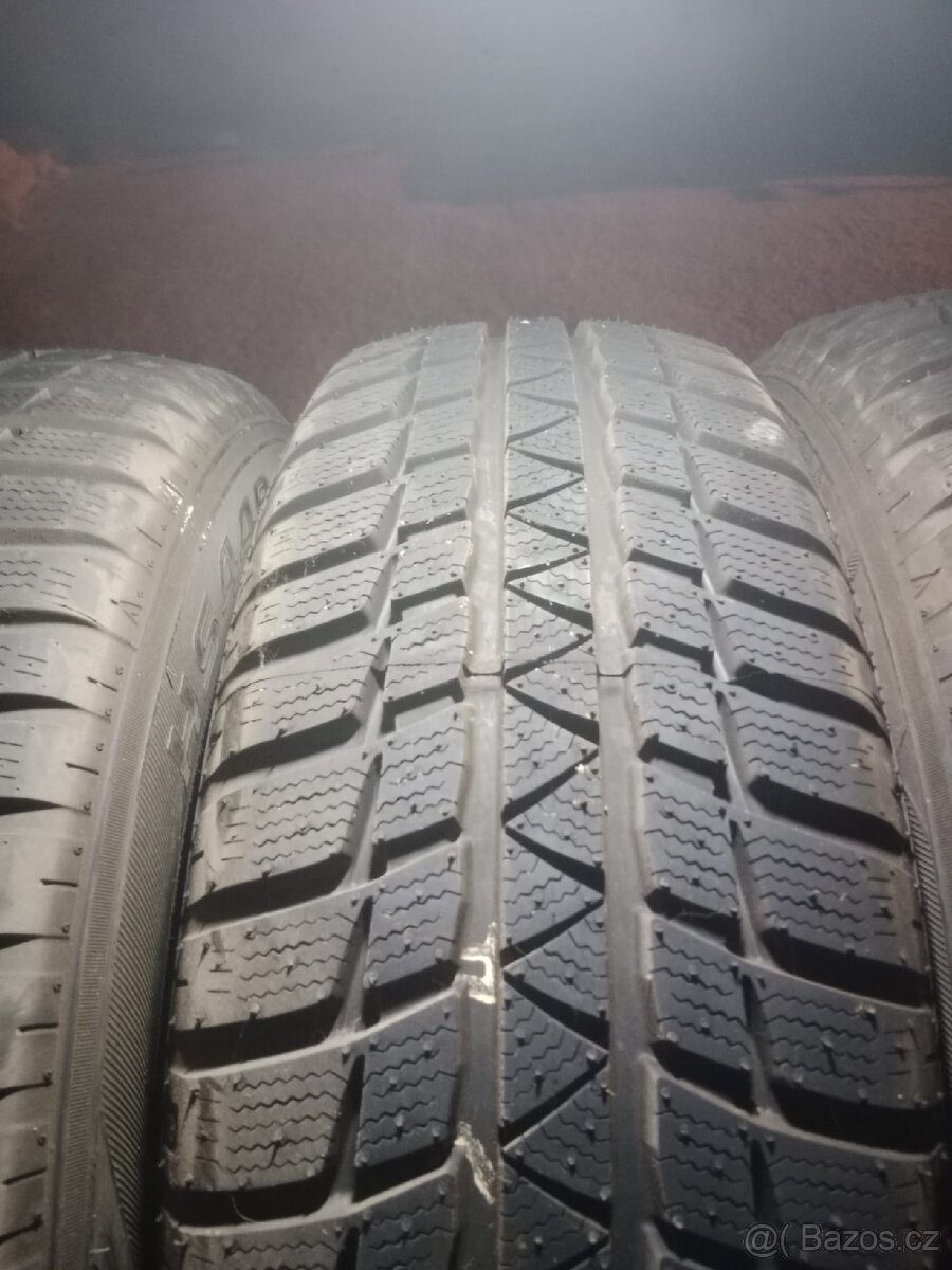 205/65/16 celá sada