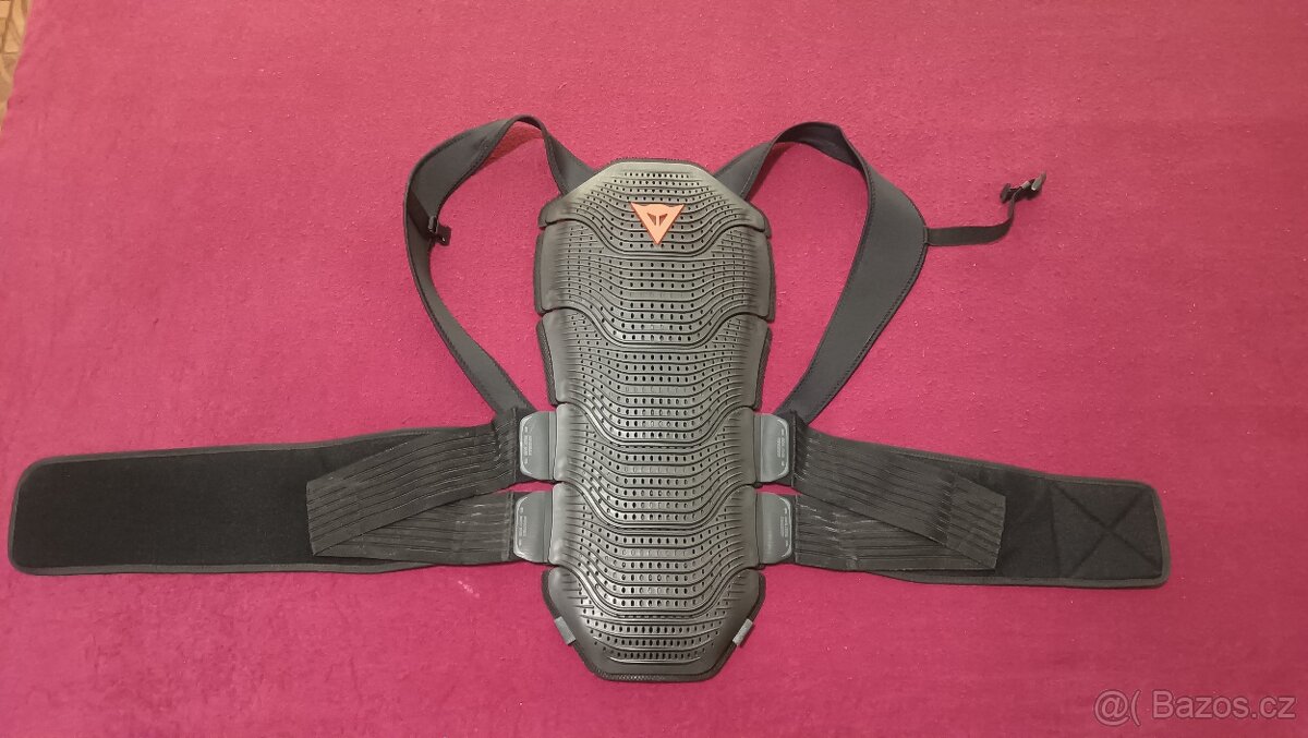 chránič zad a páteře Dainese