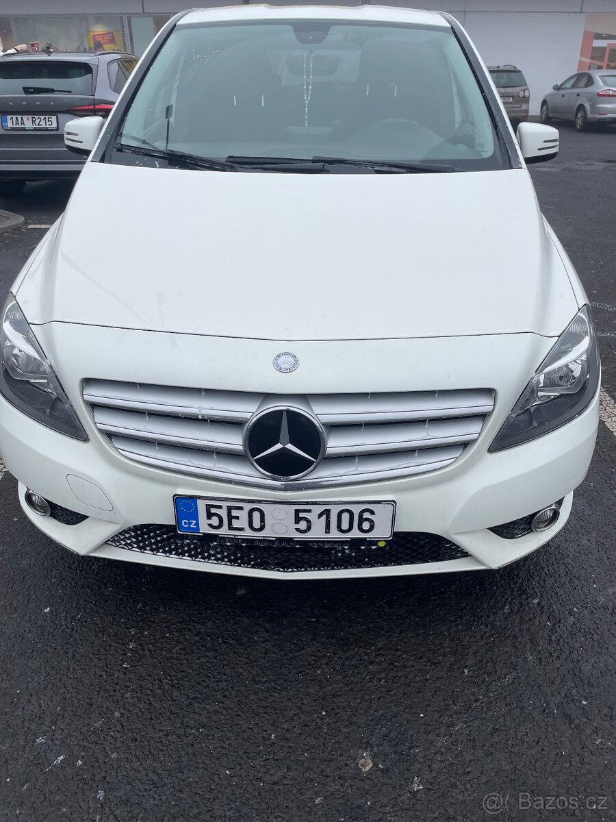 Mercedes bens B 180 CDI 2013