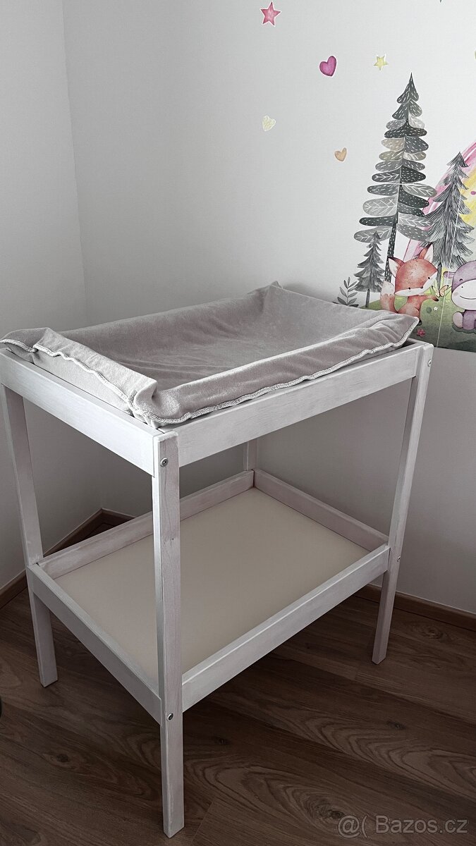 Přebalovací pult Ikea