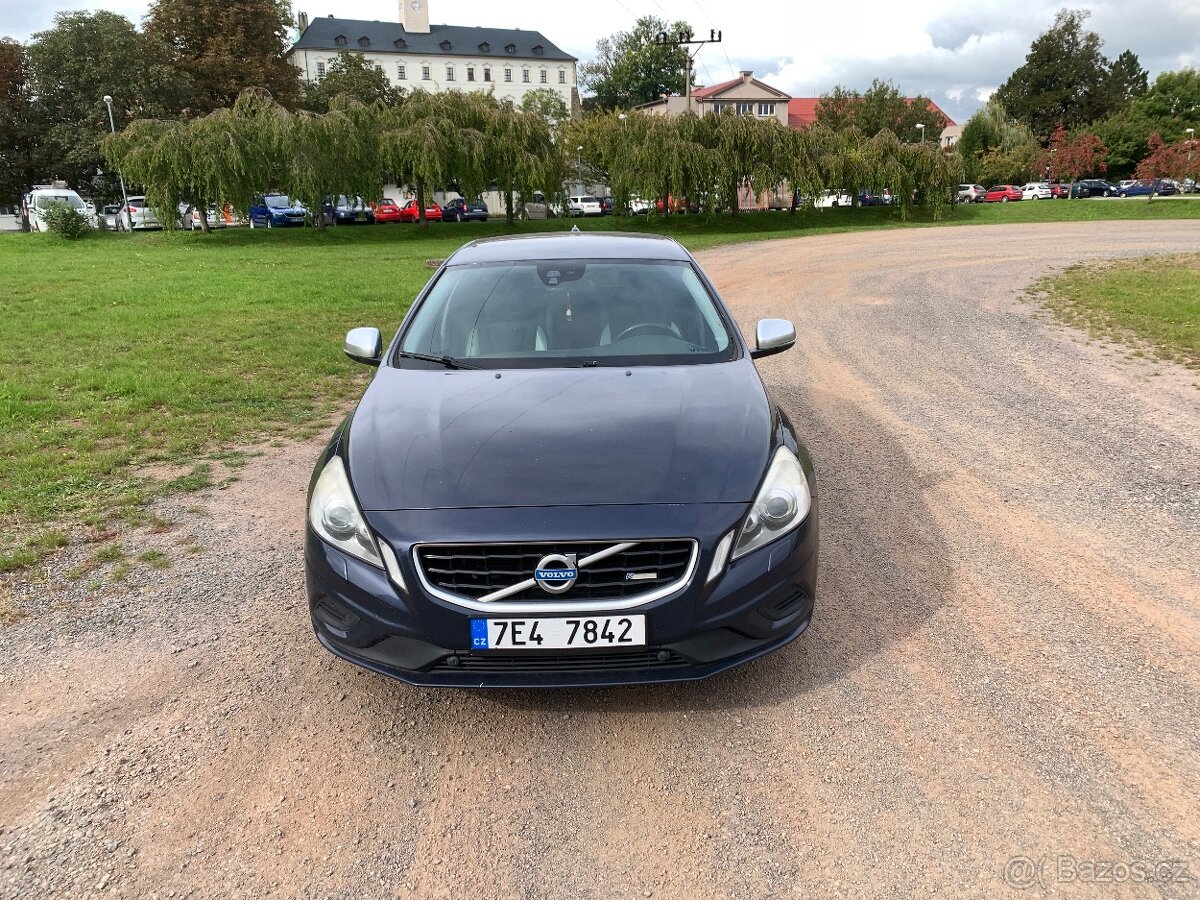 VOLVO V60 2.0 5 VÁLCE AUTOMAT