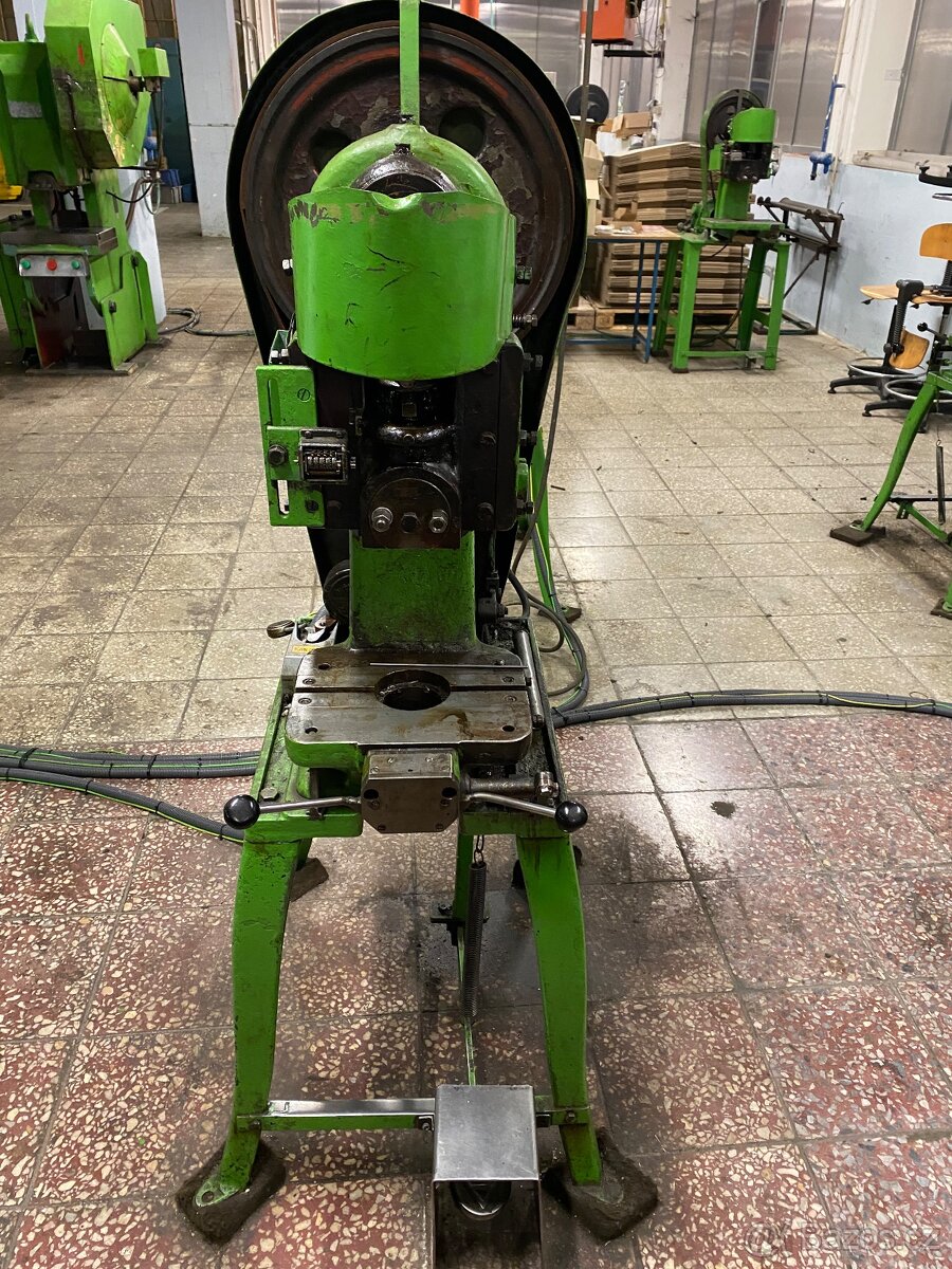 MECHANICKÝ EXCENTRICKÝ LIS SCHULER 6,6 t