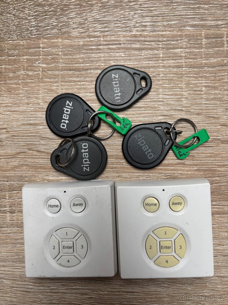 rfid z-wave klávesnice zipato s rfid čipy