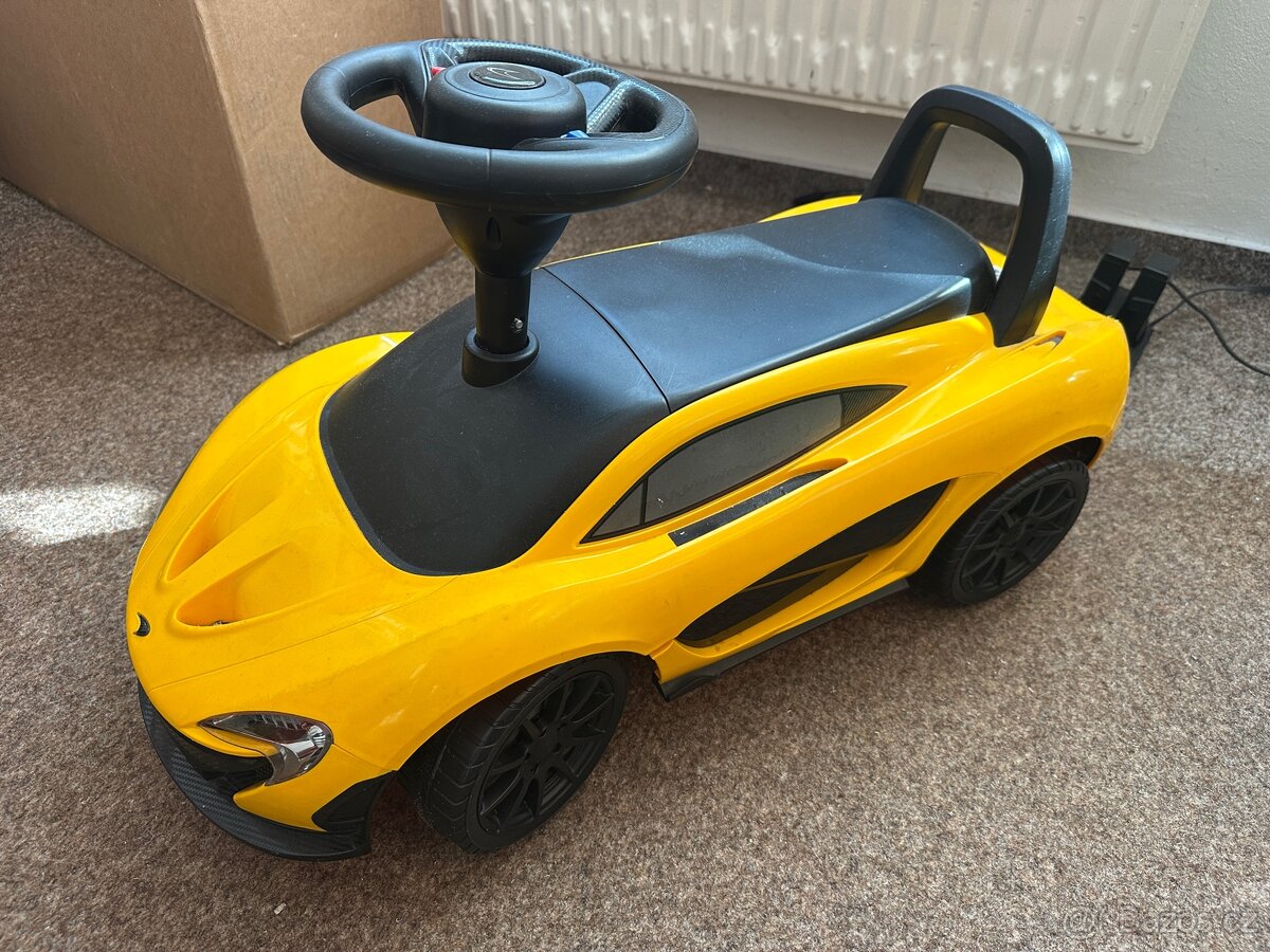 Dětské odrážedlo auto