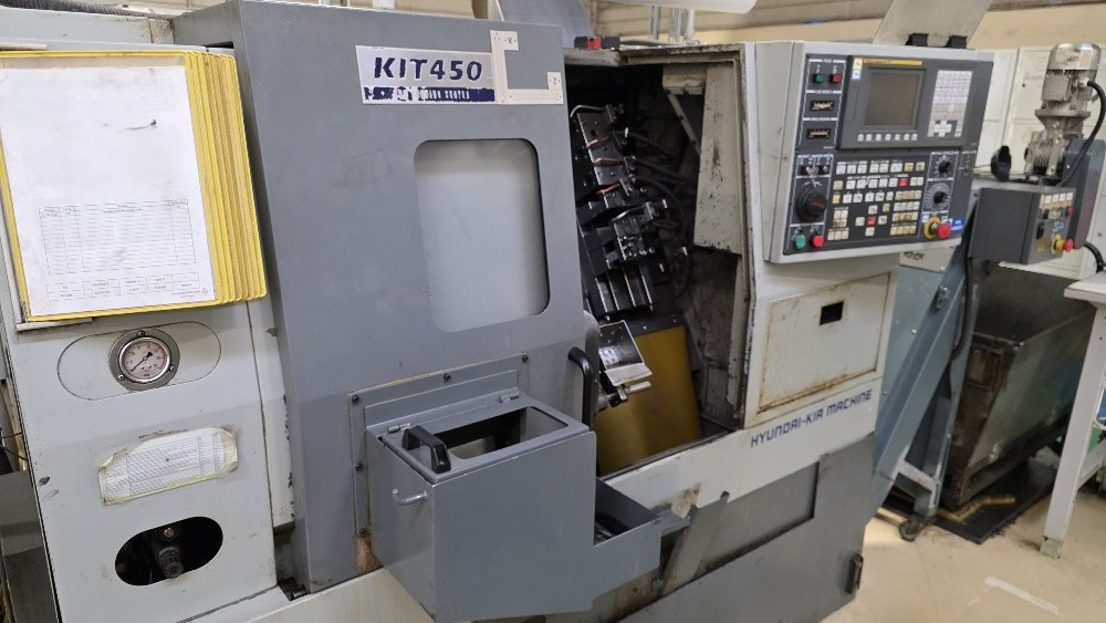 CNC soustruh Hyunday KIT 450 ( 2ks )