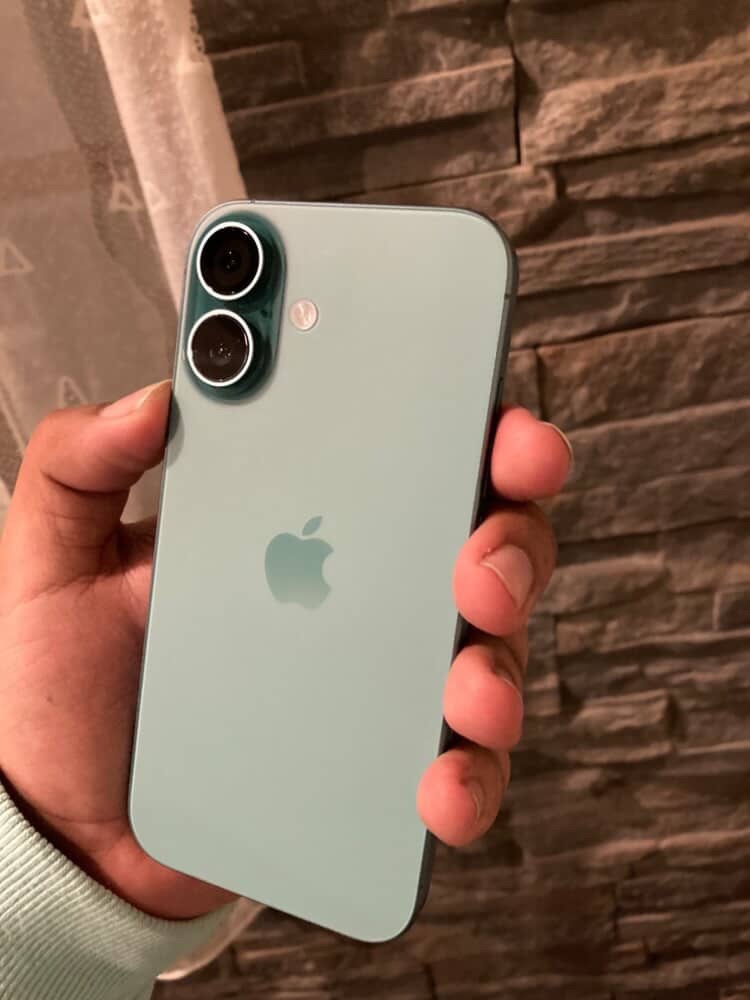 Prodám/vyměním iPhone 16 128gb Teal