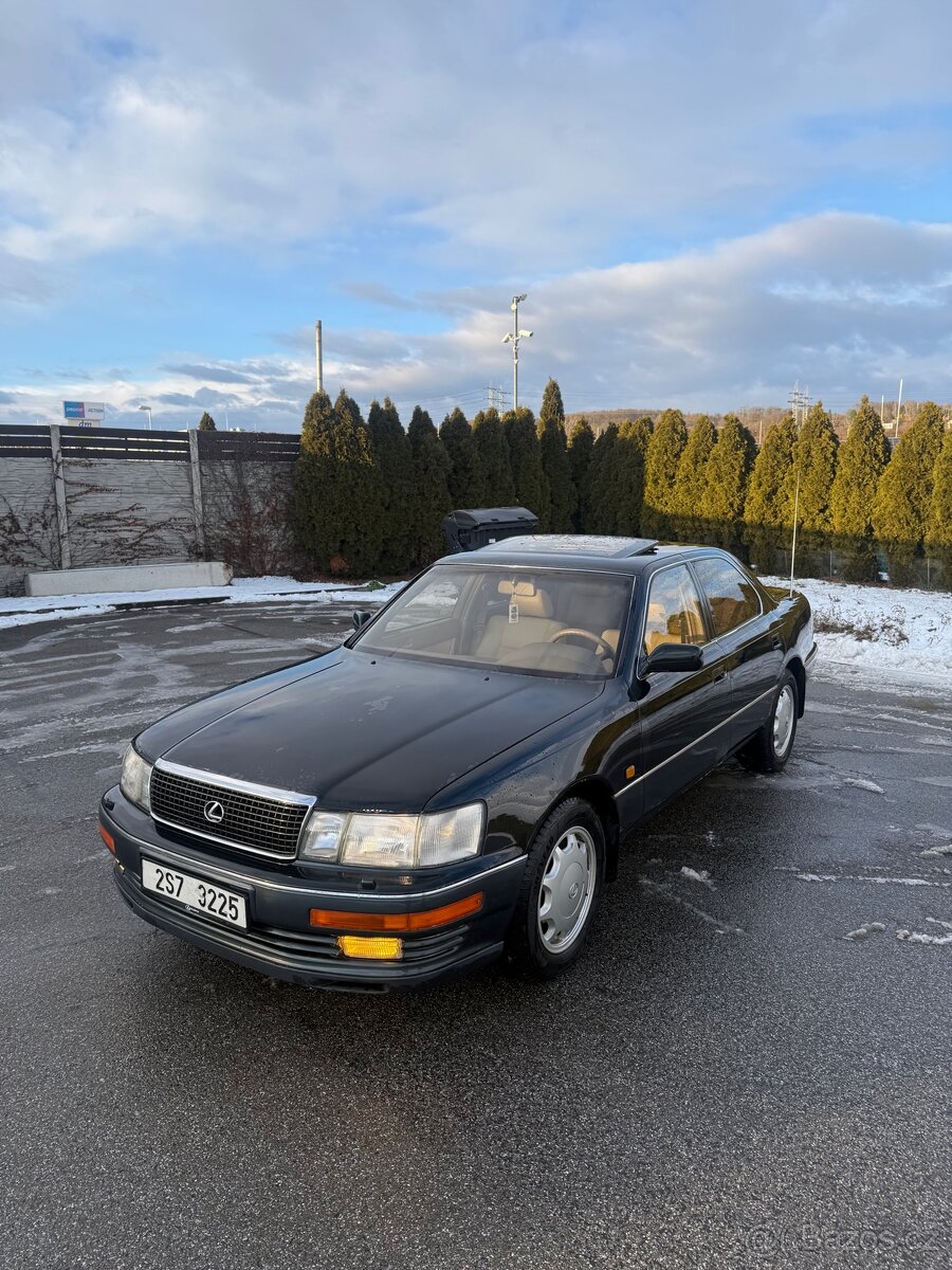 Lexus LS400 XF10 (TOYOTA)