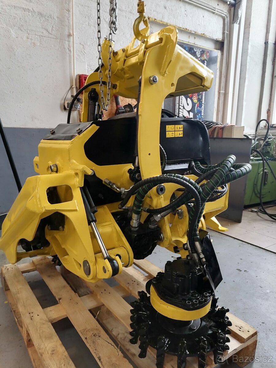 John Deere H412