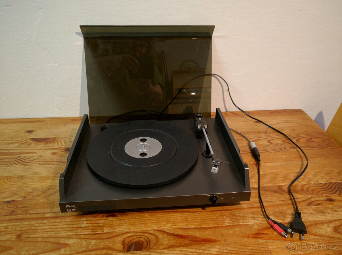 Gramofon Tesla NC 470