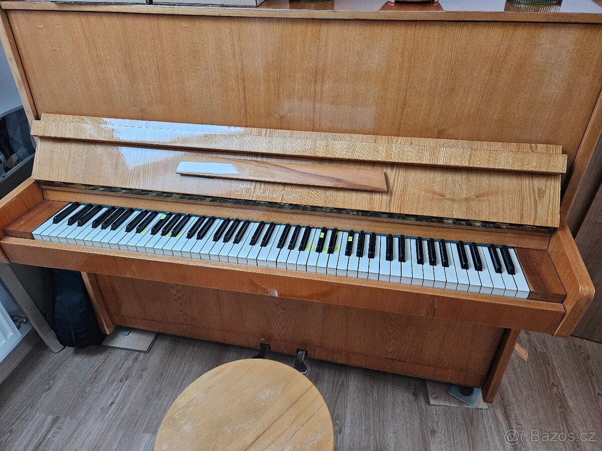 Prodám Pianino