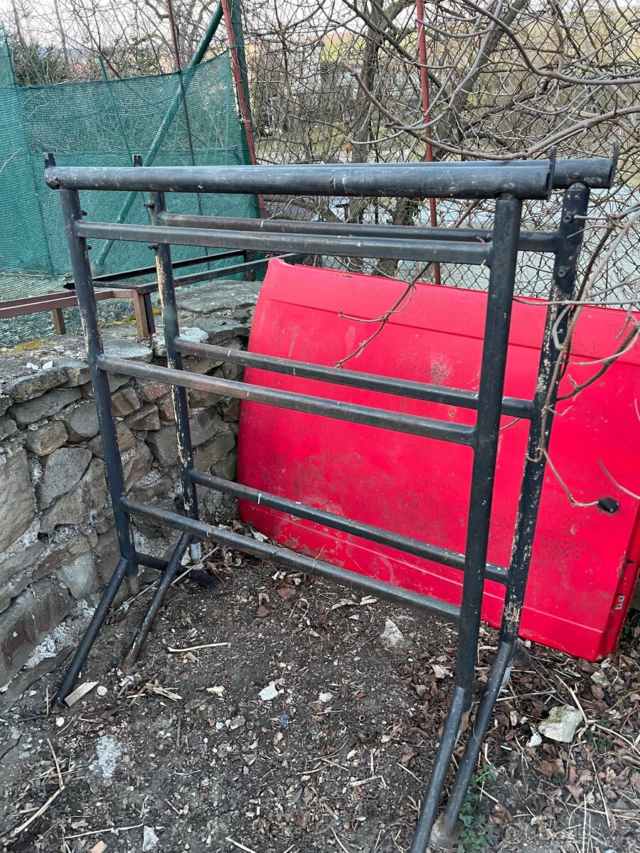 Masivní výškově stavitelné kozy