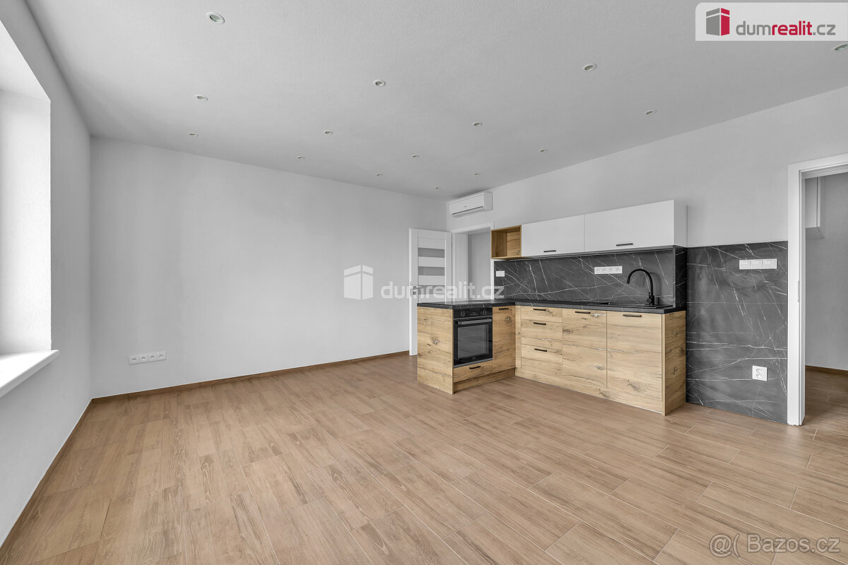 Pronájem bytu 2kk, 43m2 s dílnou a zahradou