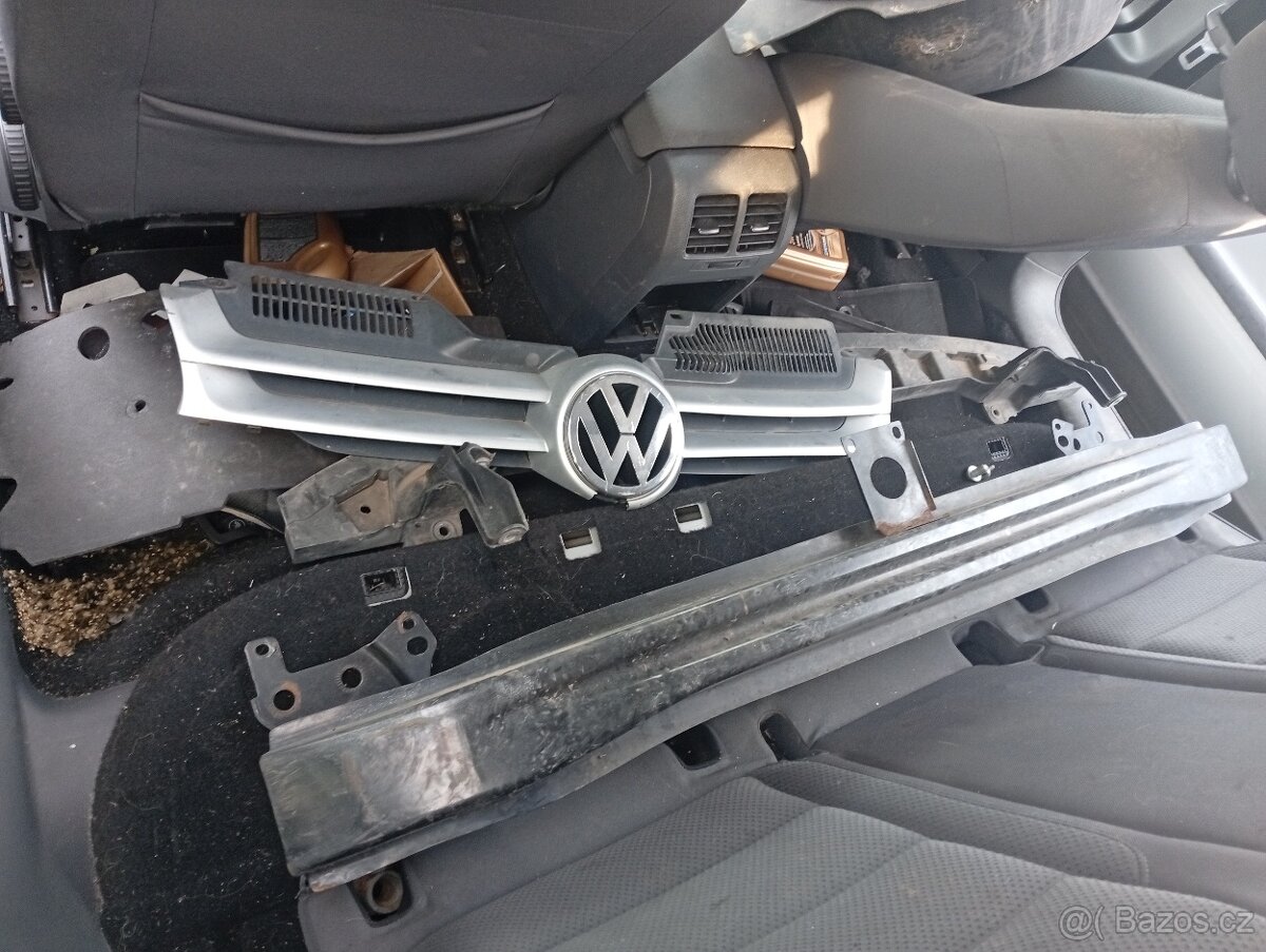 VW Golf 5 1.6 benzín díly