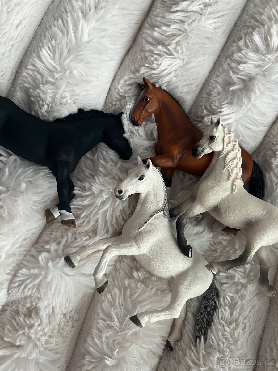 Prodám sběratelské figurky schleich koní