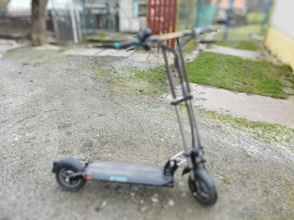 Elektrokoloběžka Bluetouch BT800