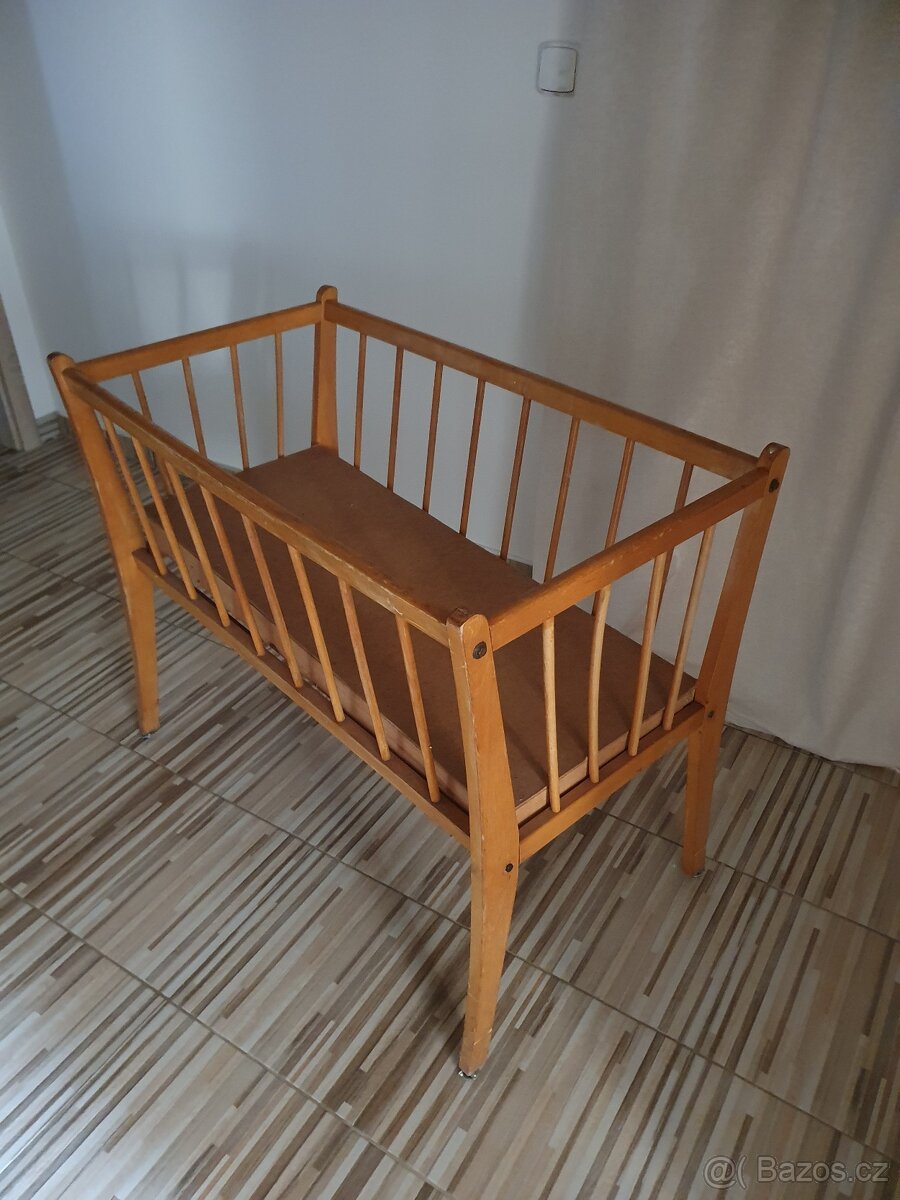Prodám dřevěné retro sáňky