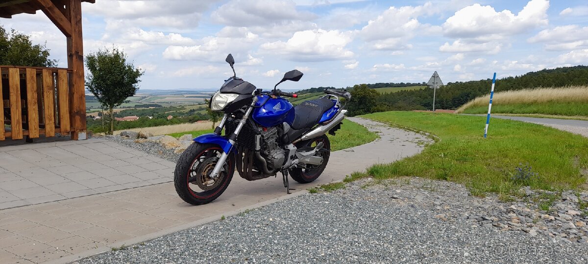 Honda hornet cb 900