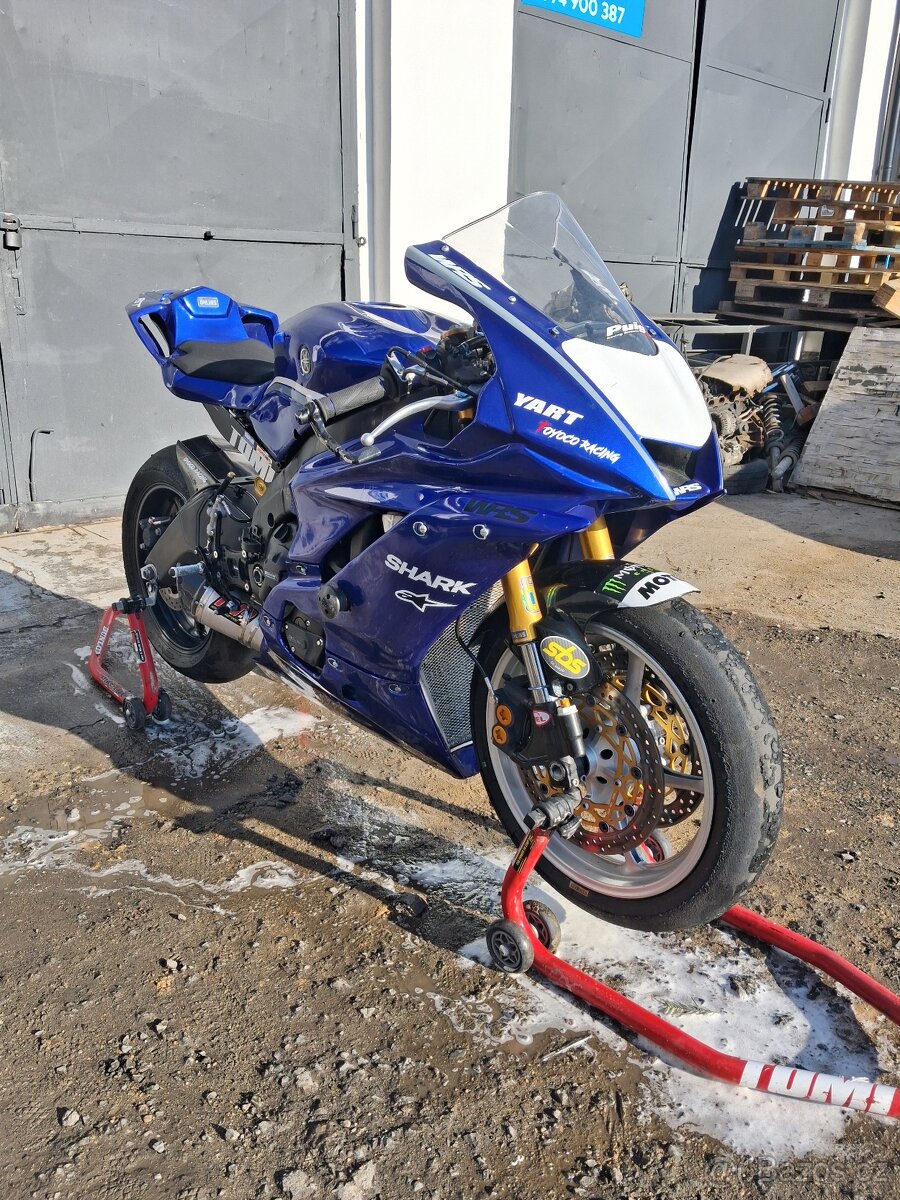 Yamaha R6 okruhovka