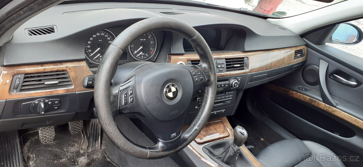 BMW e90 / e91 - Interierový dekor ve světlém dřevě