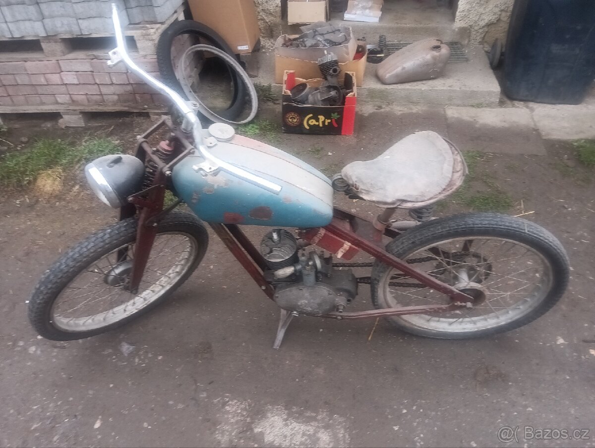 Jawa Robot 100