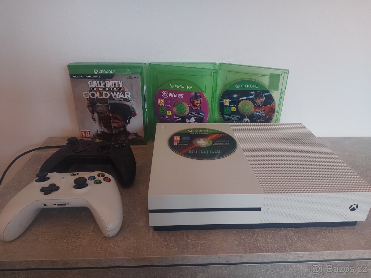 Xbox One 1TB + 2 ovladače + 4 hry