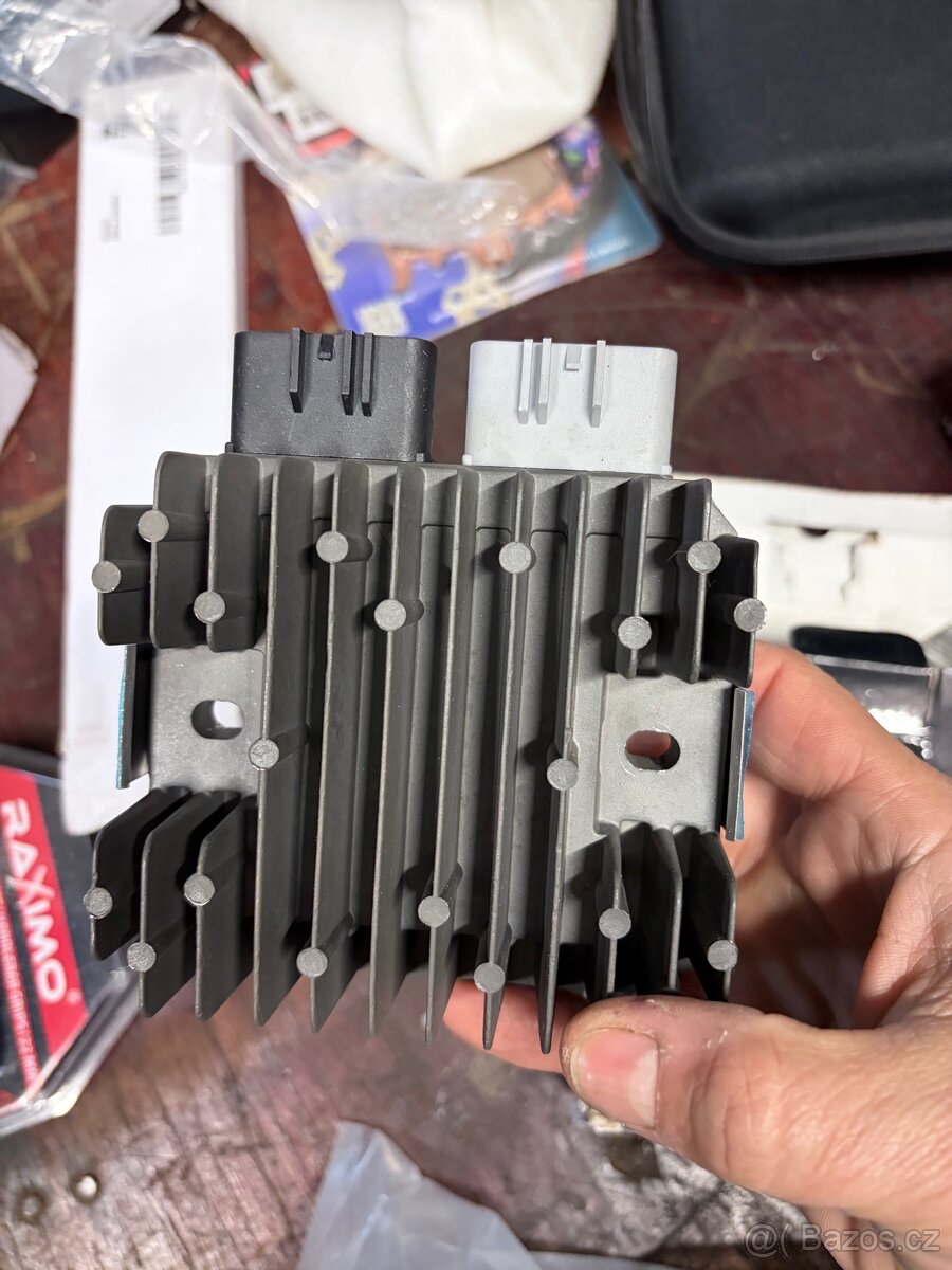 Voltage Regulator Linear Regulator SH847AA