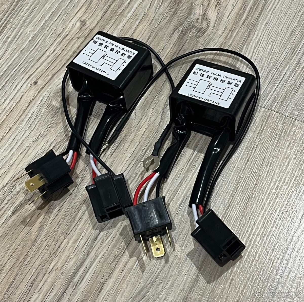 Meniče polarity H4
