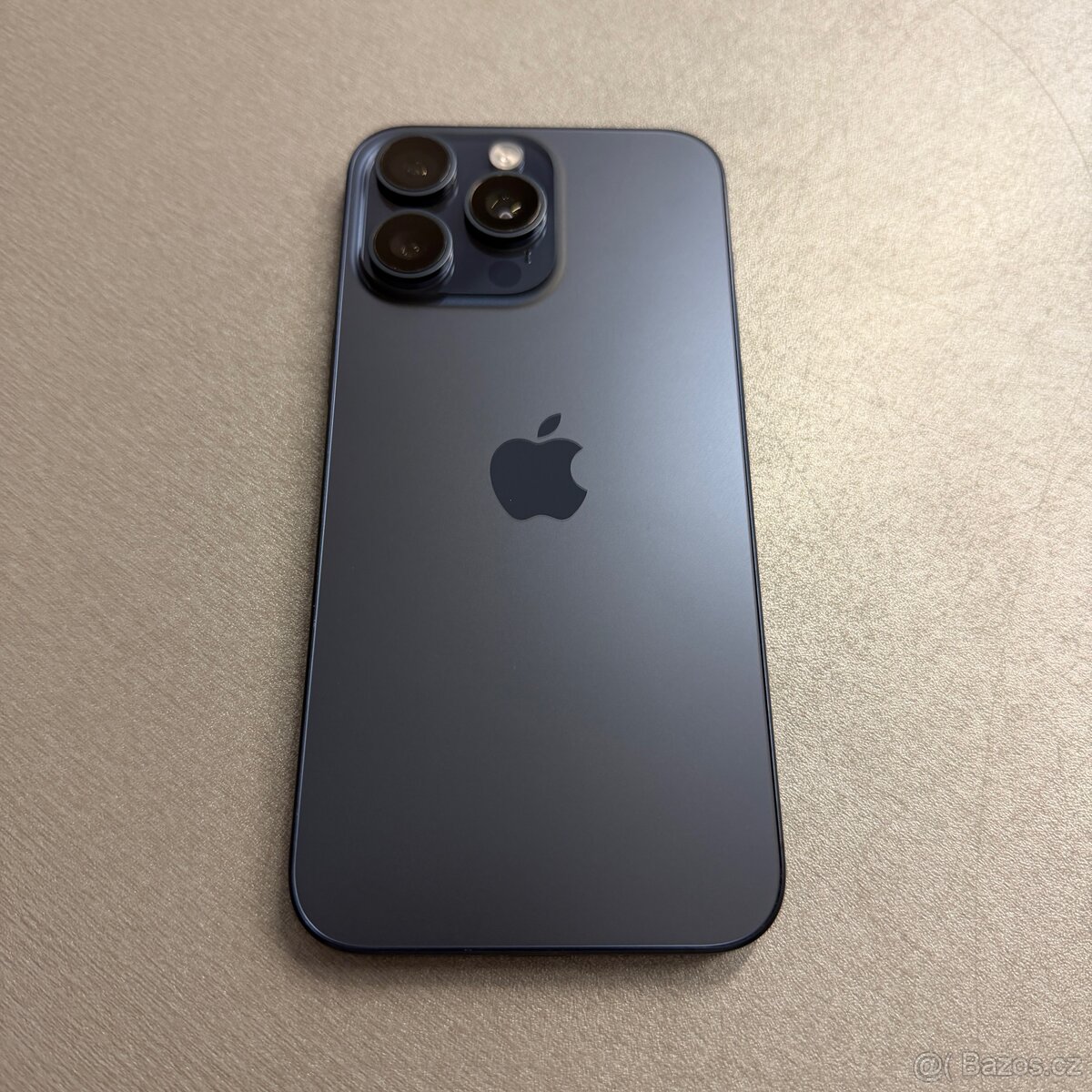 iPhone 15 Pro Max 256GB modrý, pěkný stav, rok záruka