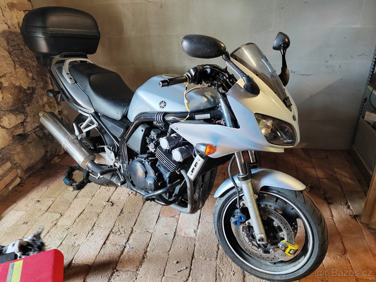 Yamaha FZS 600