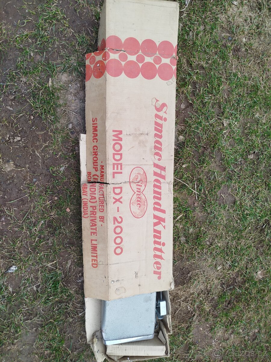 Ruční domácí pletací stroj SIMAC Typ DX 2000