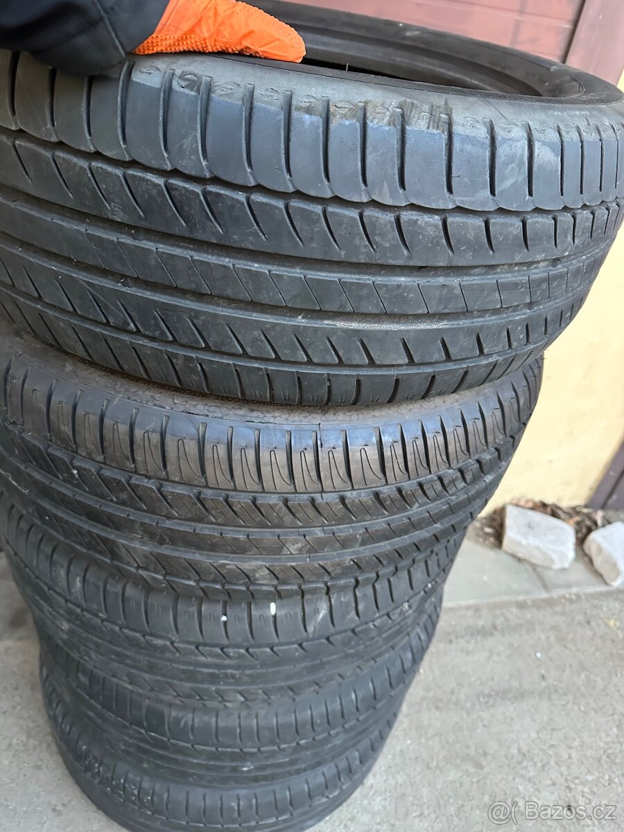 5x letní pneu 235/55 17 Michelin