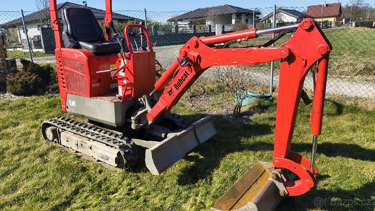 Bobcat E08 2017