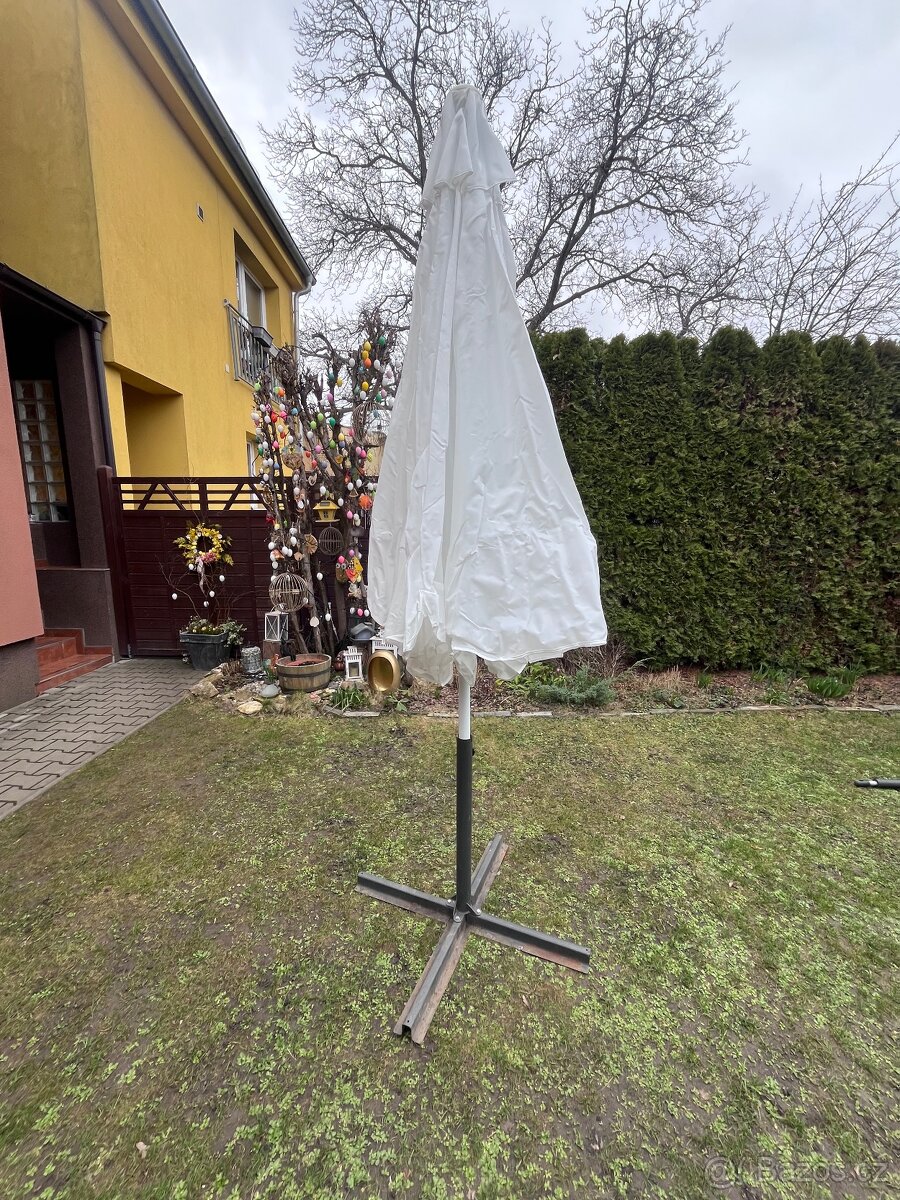 Zahradní slunečník 300cm