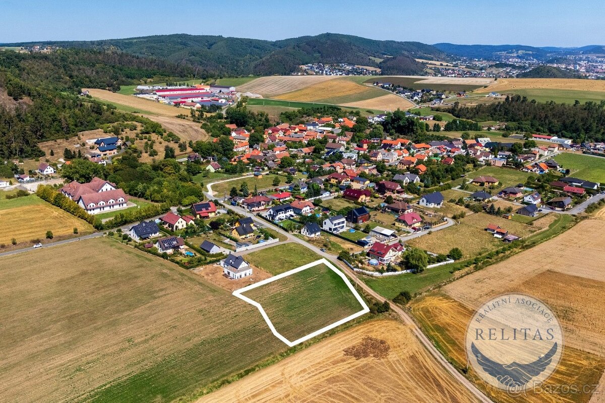 Prodej pozemku pro bydlení 2 551 m²