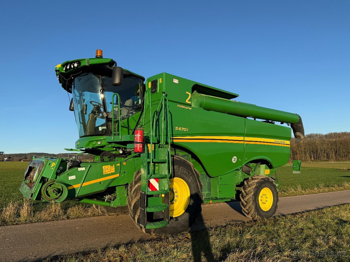 Sklízecí mlátička John Deere S670i Hillmaster