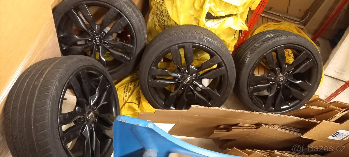 Prodám komplet sadu - Pneu R19 - Audi