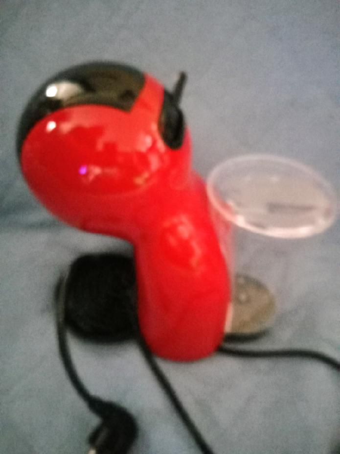 Kávovar na kapsle Krups Dolce Gusto, červený