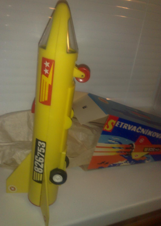 Raketa Ites stará hračka z ČSSR