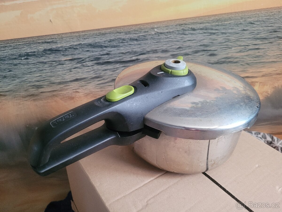 Tlakový hrnec Tefal Secure 5 Neo