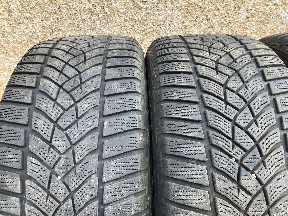 Zimní pneumatiky 245/45r18