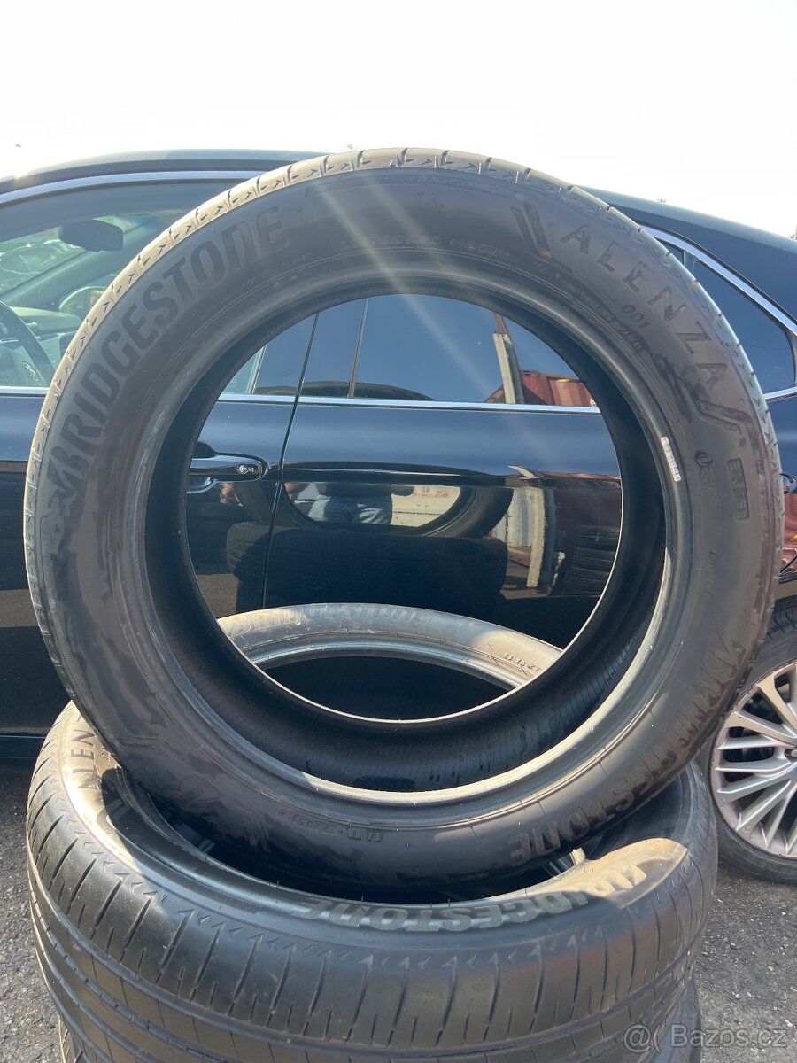 235/50R20