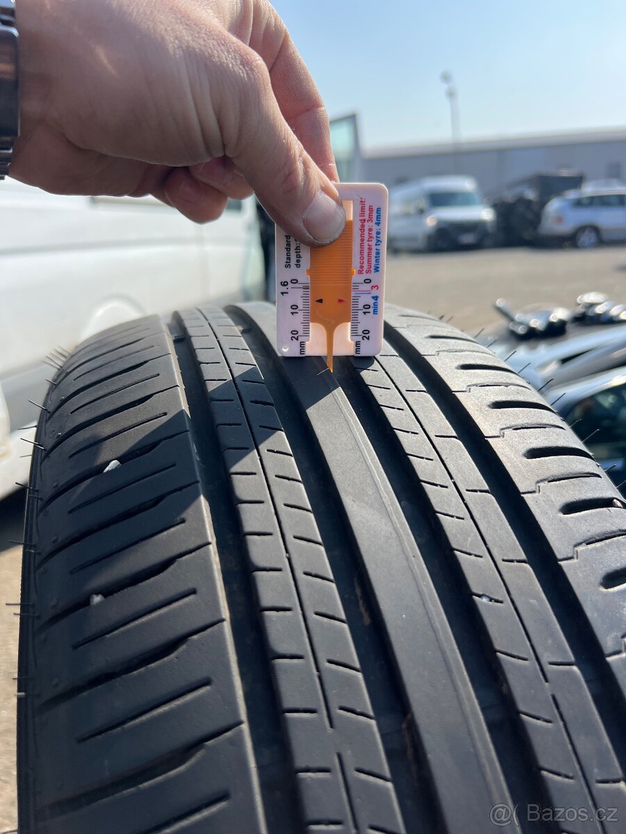 215/50R16